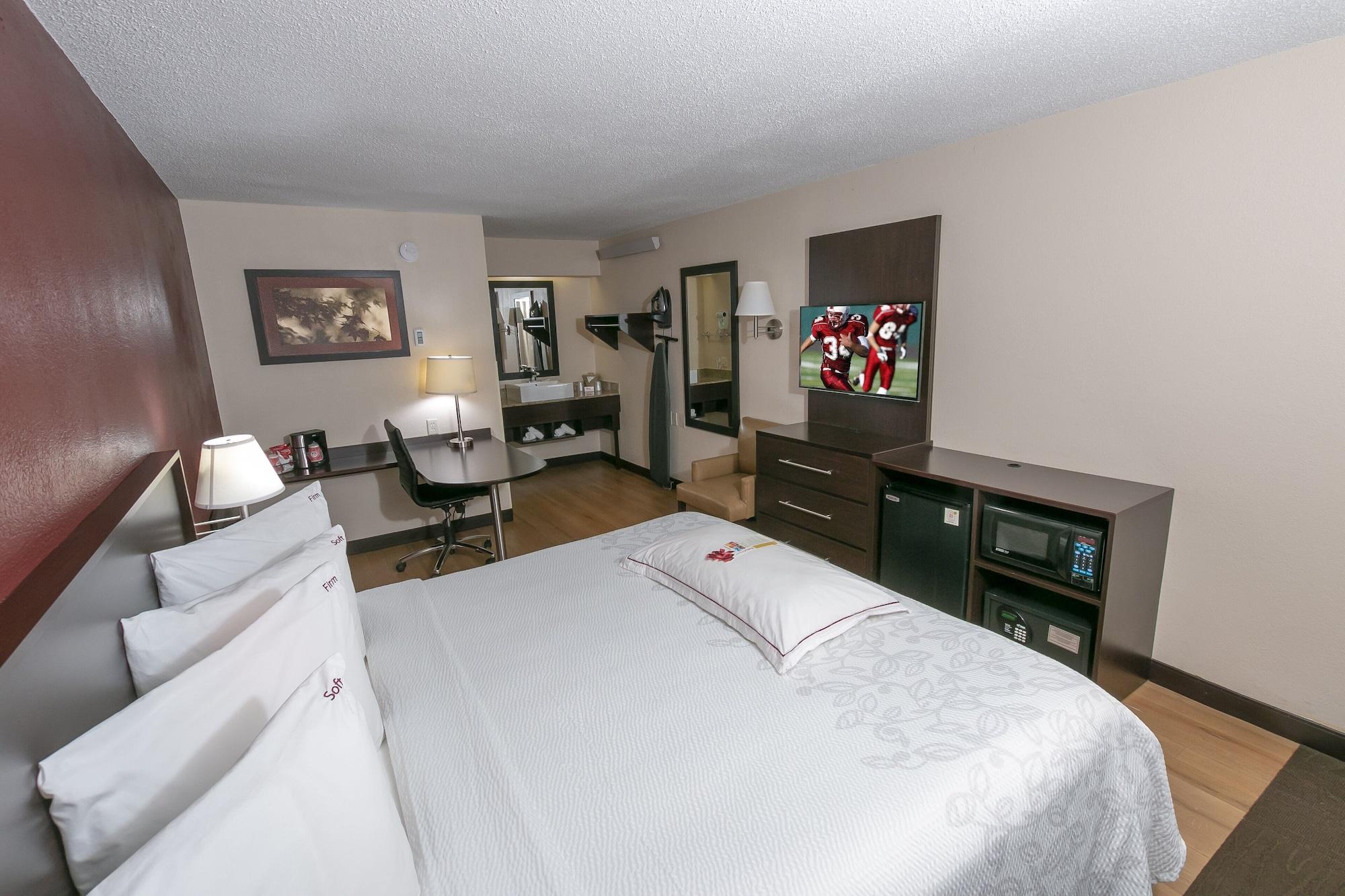 Red Roof Inn Plus+ West Springfield Exterior photo