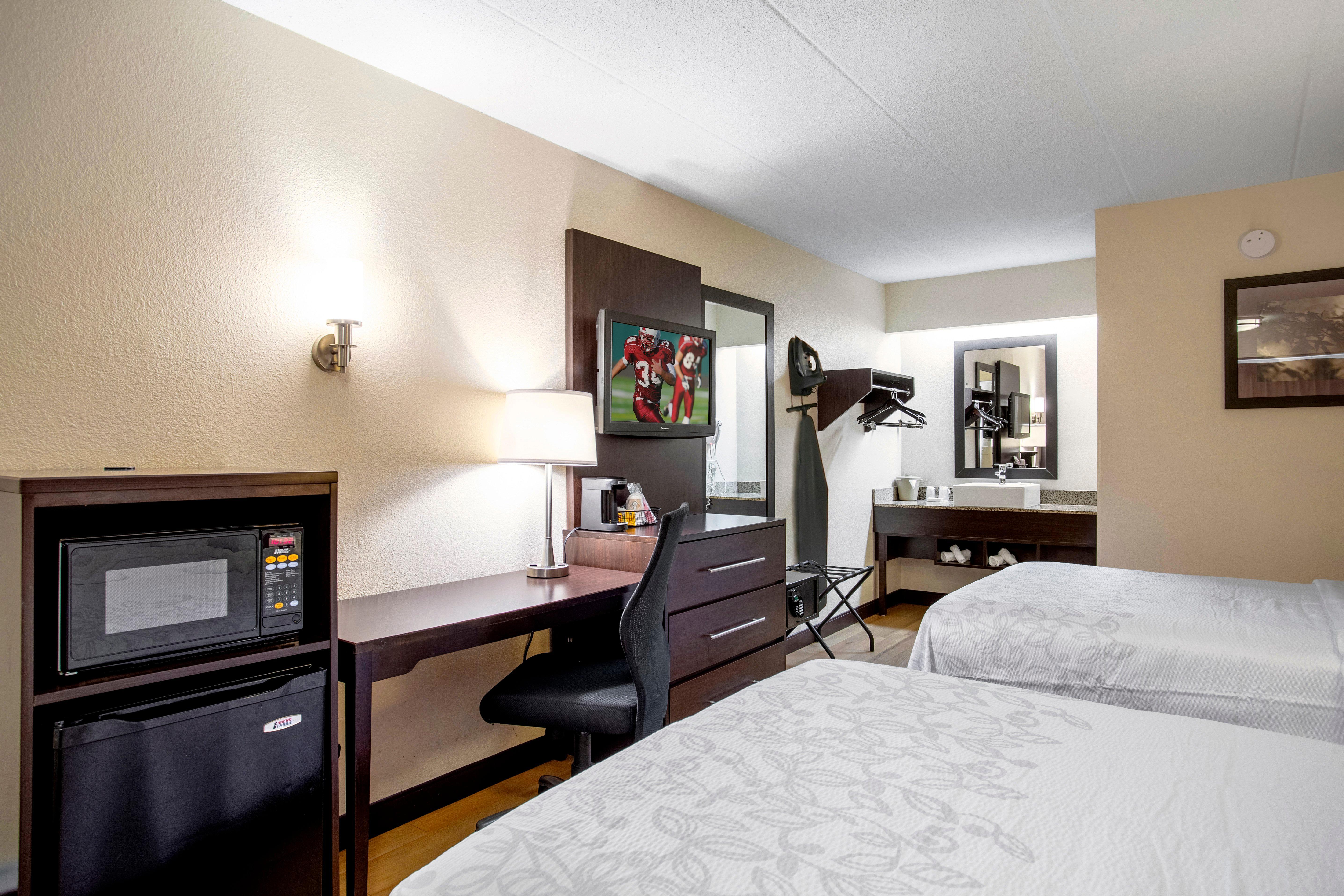 Red Roof Inn Plus+ West Springfield Exterior photo