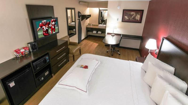 Red Roof Inn Plus+ West Springfield Exterior photo