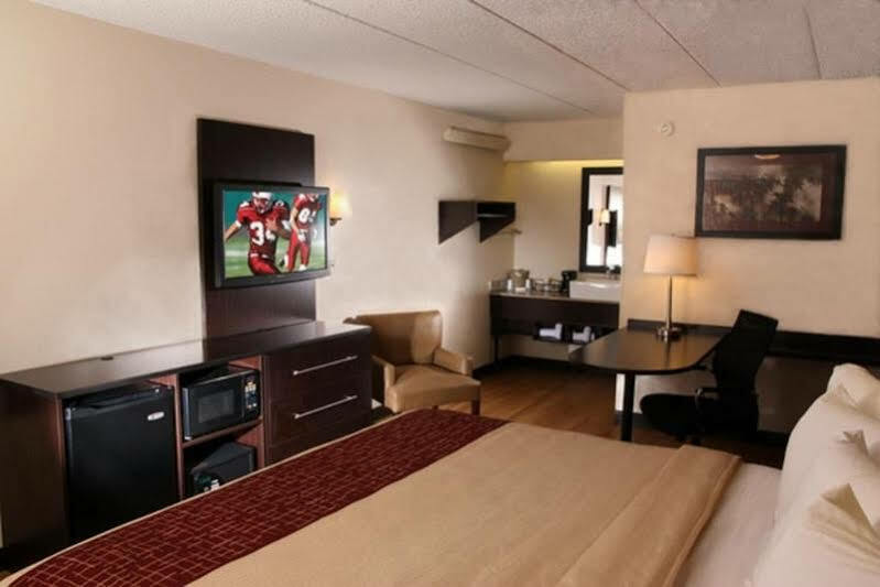 Red Roof Inn Plus+ West Springfield Exterior photo